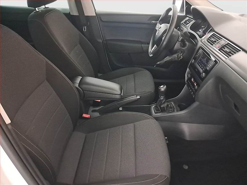 Škoda Rapid (2015) Spaceback 1.2 TSI, Tempomat - fotka 9 z 16