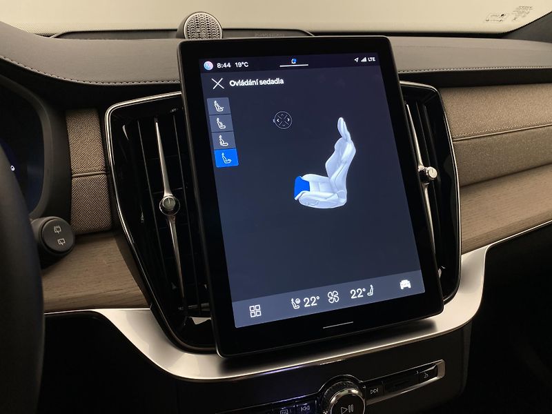 Volvo XC90 T8 AWD RECHARGE BRIGHT ULTRA 7 - fotka 70 z 73