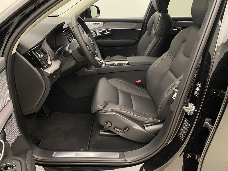 Volvo XC90 (2026) T8 AWD Plug-in DARK ULTRA - fotka 3 z 76