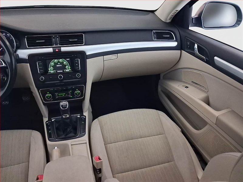 Škoda Superb (2014) 2.0 TDI, Serv.kniha, Navi - fotka 19 z 19