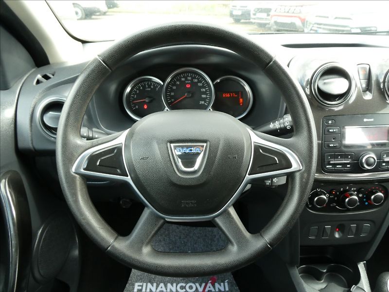 Dacia Sandero 1,0 SCe 54kW serviska, ČR - fotka 29 z 40