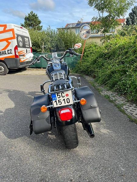Harley-Davidson FXDC Dyna Super Glide Custom (2010) - fotka 8 z 14