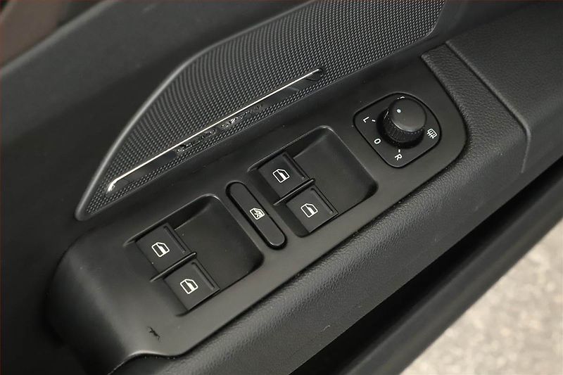 Škoda Superb (2014) Laurin&Klement 2.0 TDI, 4X4 - fotka 10 z 17