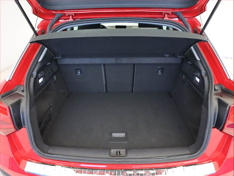 Audi Q2 (2017) 1.4 TFSI, Automat, Serv.kniha - fotka 14 z 23