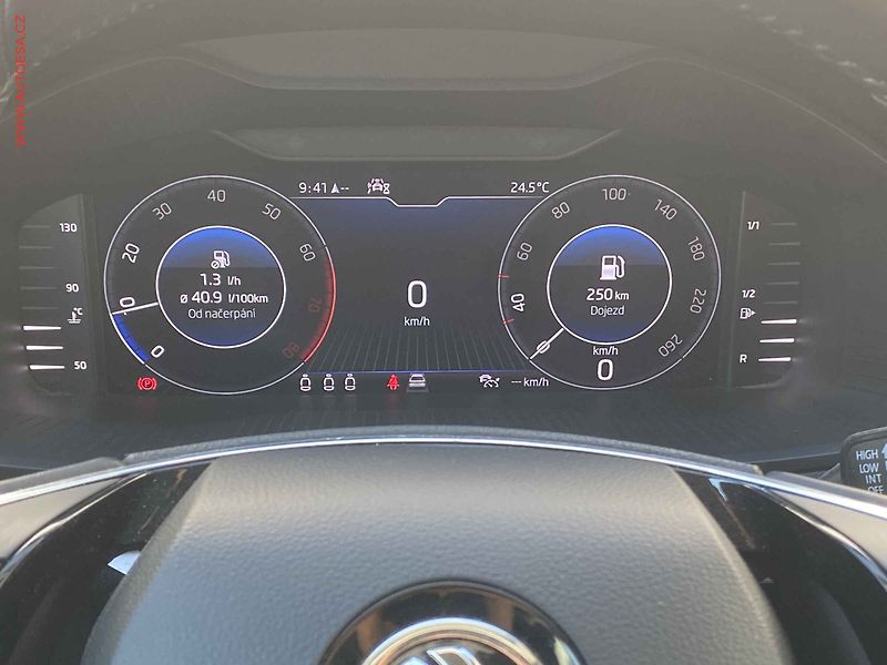 Škoda Karoq (2021) 1.5 TSi, Clever, LED, navi - fotka 15 z 17