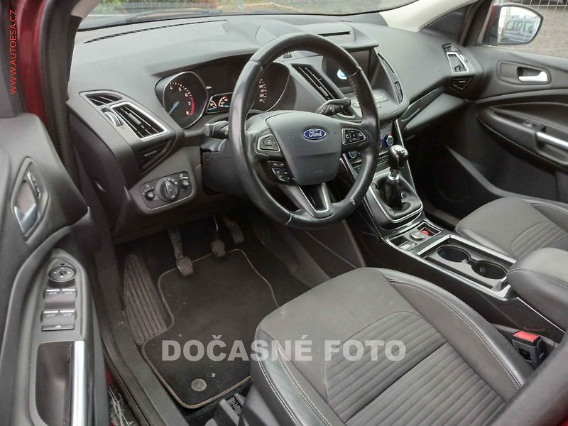 Ford Kuga (2018) 1.5 EB, 2.maj,ČR, Titanium - fotka 3 z 3