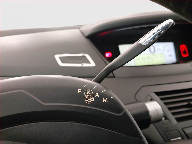 Citroën C4 Picasso (2010) 1.6 HDi, Automat, 7 míst - fotka 18 z 20