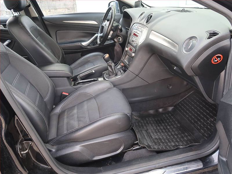 Ford Mondeo (2008) 2.0 16V, po STK, rezervace - fotka 9 z 15