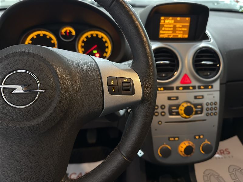 Opel Corsa 1,4   iSPORT TOP STAV I VZHLED - fotka 9 z 43