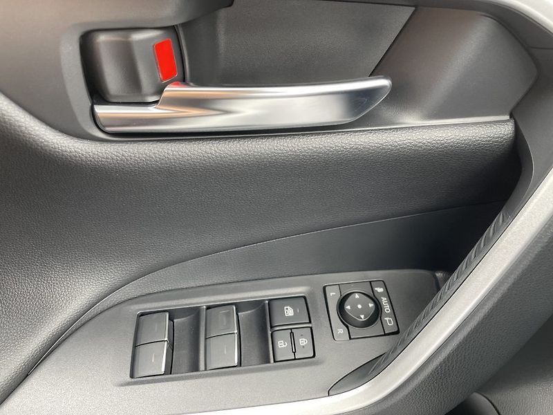 Toyota RAV4 2.5 Plug-in Hybrid Selection - fotka 25 z 29
