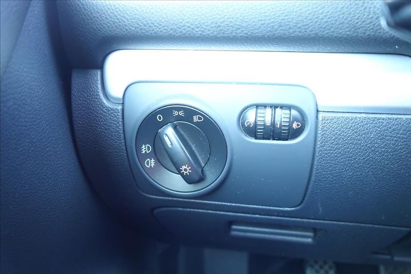 Volkswagen Golf 1,2 TSi 77KW, SERVISNÍ KNIHA. - fotka 36 z 48