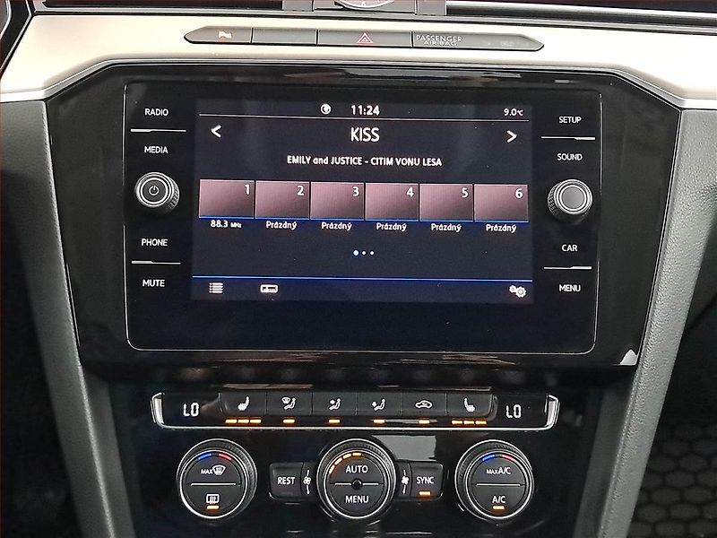 Volkswagen Passat (2019) 2.0 TDI, Kůže, Tempomat - fotka 12 z 23
