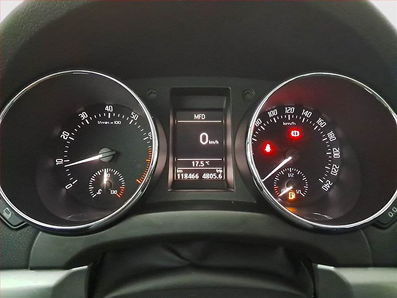 Škoda Yeti (2010) 1.8 TSI, 4X4, Xenony - fotka 11 z 18