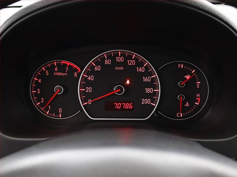 Suzuki SX4 (2008) 1.5 i - fotka 9 z 13