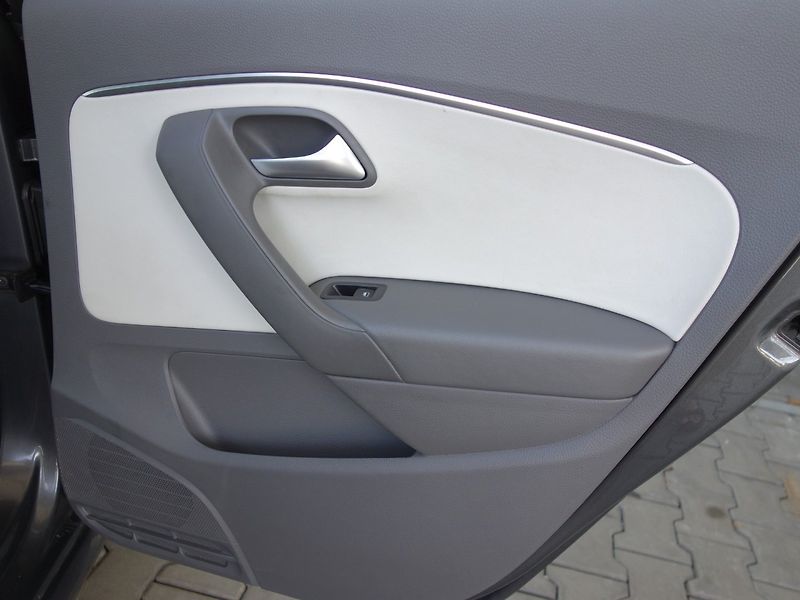 Volkswagen Polo (2010) 1.6TDI 66kW DSG BEATS -DPH - fotka 33 z 41