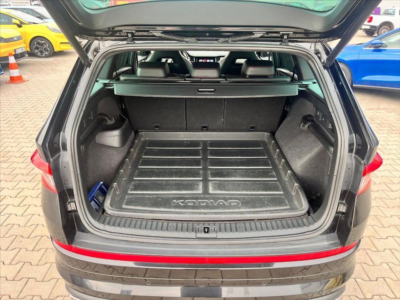 Škoda Kodiaq 2,0 BiTDI RS Challenge DSG 4x4 - fotka 13 z 39