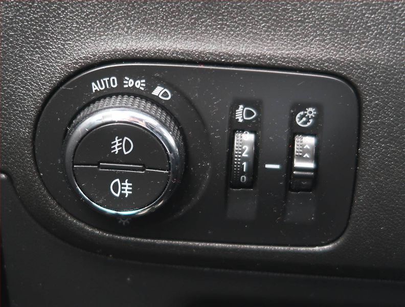 Opel Crossland X (2019) 1.2 Turbo, Automat, Serv.kniha - fotka 17 z 19