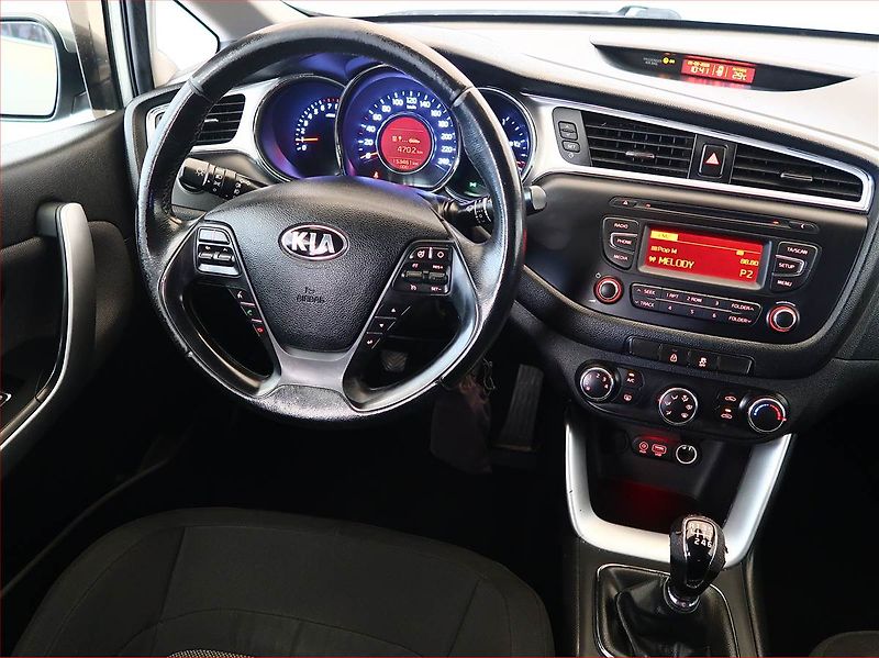 Kia Ceed (2016) 1.4 CVVT, Tempomat - fotka 7 z 15
