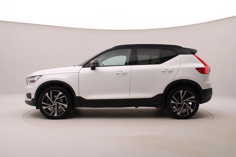 Volvo XC40 D4 AWD R-DESIGN AUT  - fotka 9 z 45