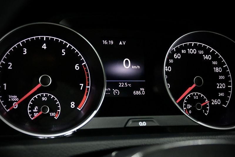Volkswagen Golf Variant 7 FL 1.4 TSI 92 kW Highline - fotka 22 z 35