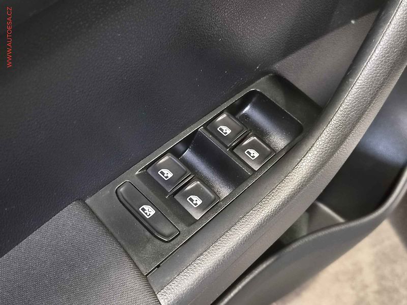 Škoda Fabia (2017) 1.2TSi, 2.maj,ČR, autoAC - fotka 16 z 16