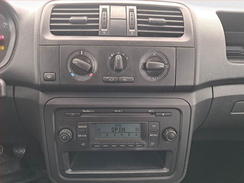 Škoda Roomster (2012) 1.2 TSI, po STK - fotka 12 z 15