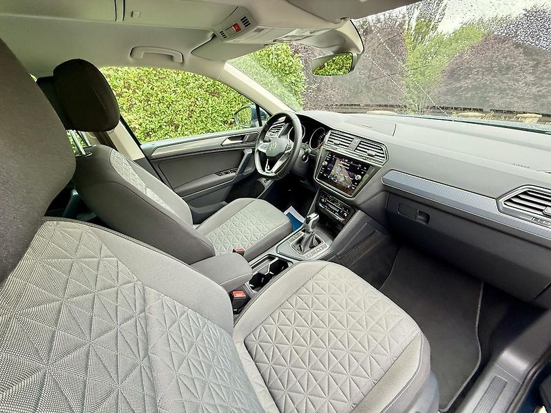 Volkswagen Tiguan (2022) 2,0TDi 110kW LIFE DSG ČR,1.maj - fotka 4 z 19
