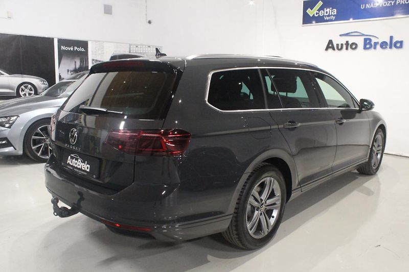 Volkswagen Passat (2021) 2.0TDI DSG Info display Matrix - fotka 13 z 43