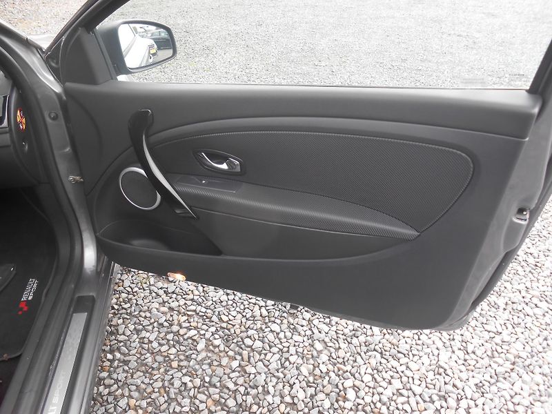 Renault Mégane R.S.-195KW,NAVI,TOP!!! - fotka 20 z 41