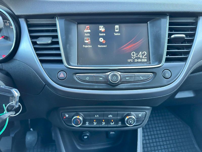 Opel Crossland X (2024) 1.2 TSI / 81 kW Innovation - fotka 13 z 22