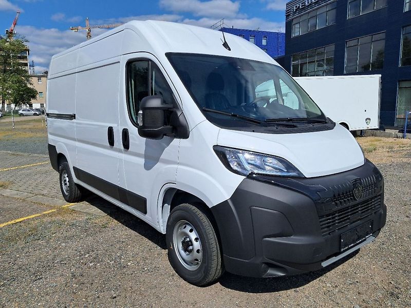 Peugeot Boxer Furgon 3300 L2H2 BlueHDi 140k - fotka 3 z 7