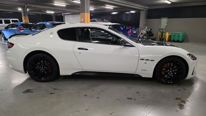 Maserati GranTurismo (2019) 4.7S AT 2020 LAST EDIT CARBON - fotka 3 z 21