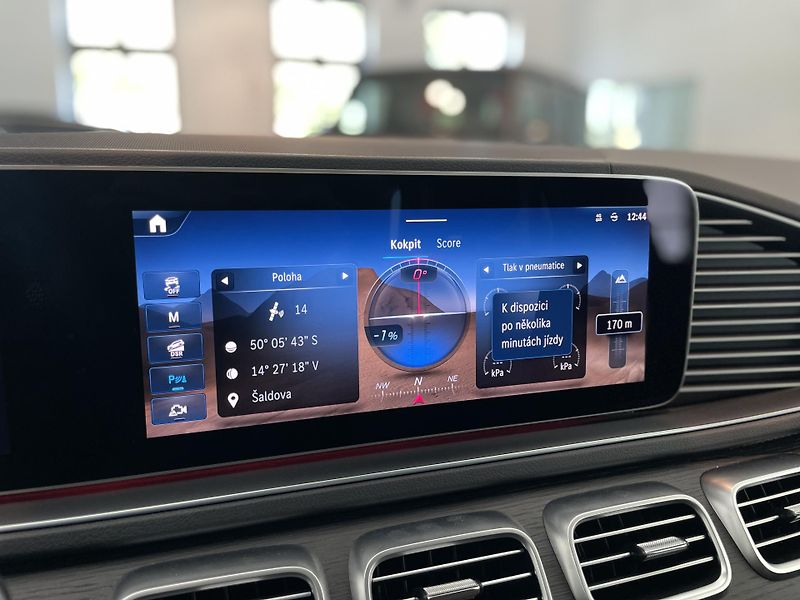 Mercedes-Benz GLE 450d 4Matic AMG - fotka 33 z 36
