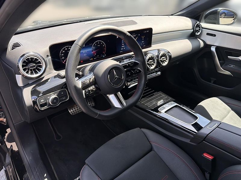 Mercedes-Benz Třídy A A 200 - fotka 9 z 16