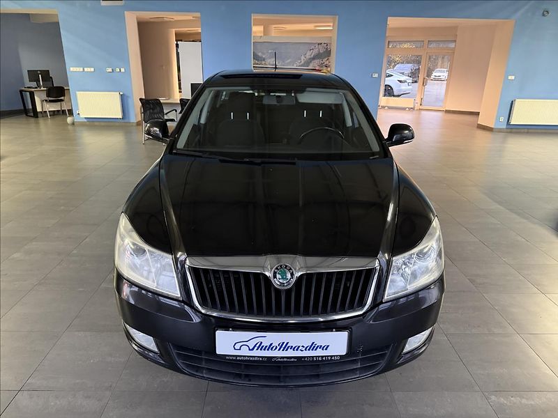Škoda Octavia 1,6   ČR, SERVISNÍ KNÍŽKA - fotka 2 z 17