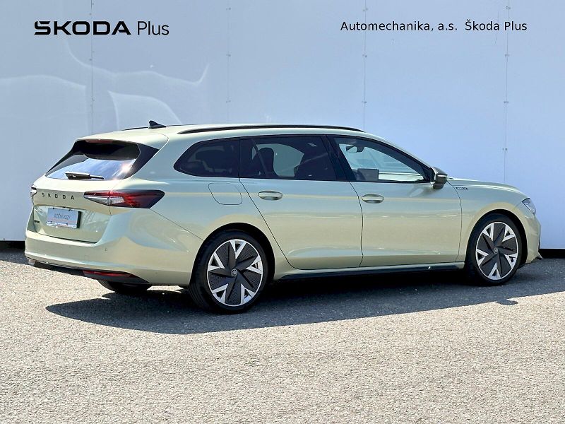 Škoda Superb (2025) Combi DSG 2.0 TDI / 110 kW / S - fotka 2 z 28