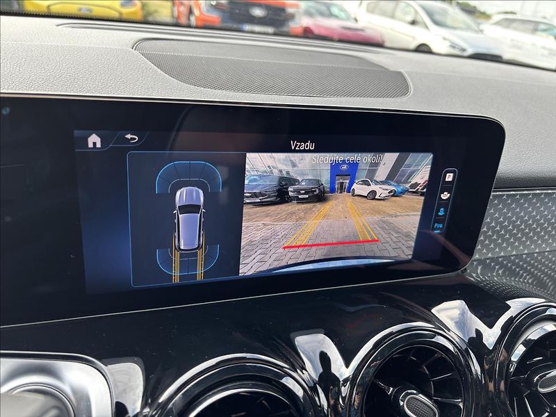 Mercedes-Benz GLB 2,0 200d 110kW 4Matic DCT - fotka 42 z 45