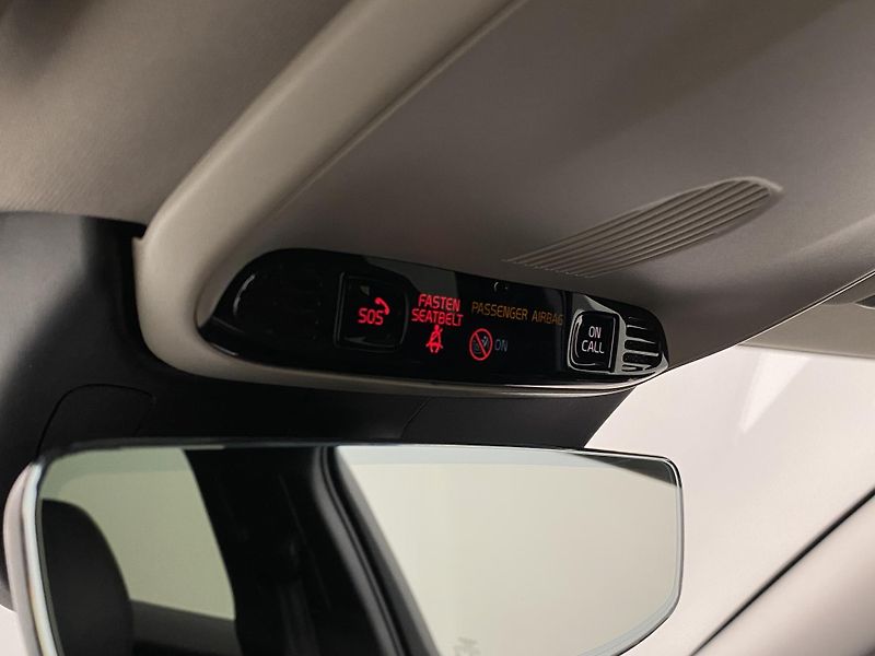 Volvo V60 D3 MOMENTUM AUT REZERVACE - fotka 29 z 39