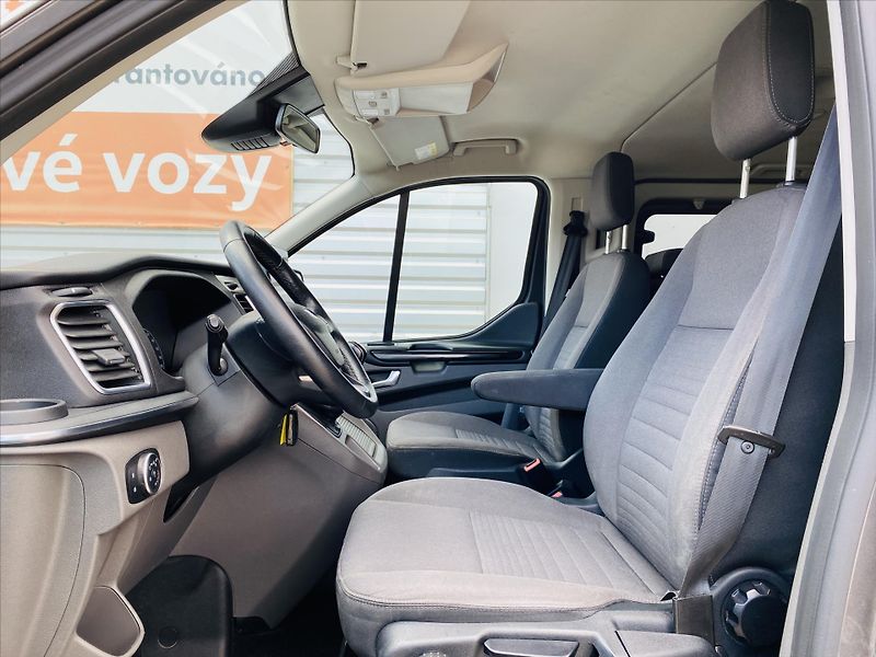Ford Tourneo Custom 2,0 EcoBlue 136kW L2 - fotka 5 z 26