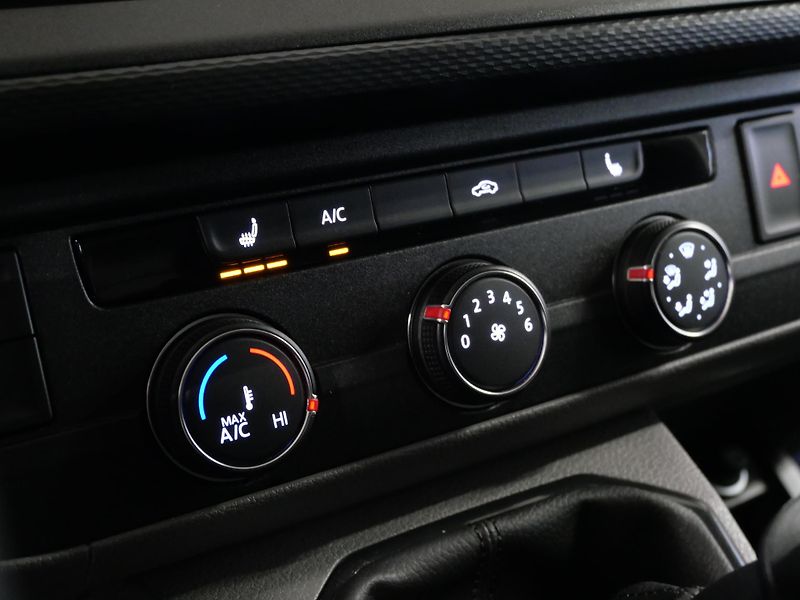 Volkswagen Transporter - fotka 16 z 25