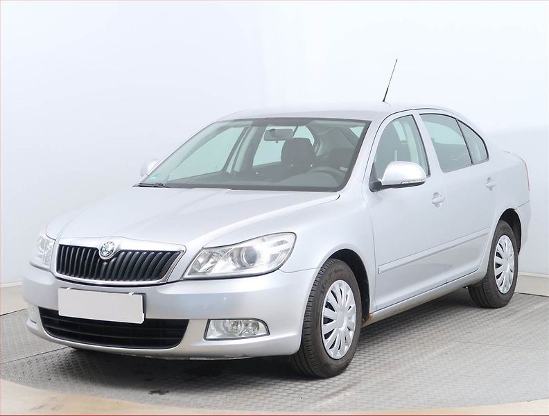 Škoda Octavia (2009) 2.0 TDI, po STK, plně pojízdný - fotka 2 z 14