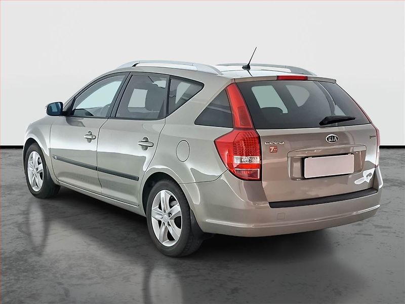 Kia Ceed (2012) 1.4 CVVT, Tempomat - fotka 4 z 14