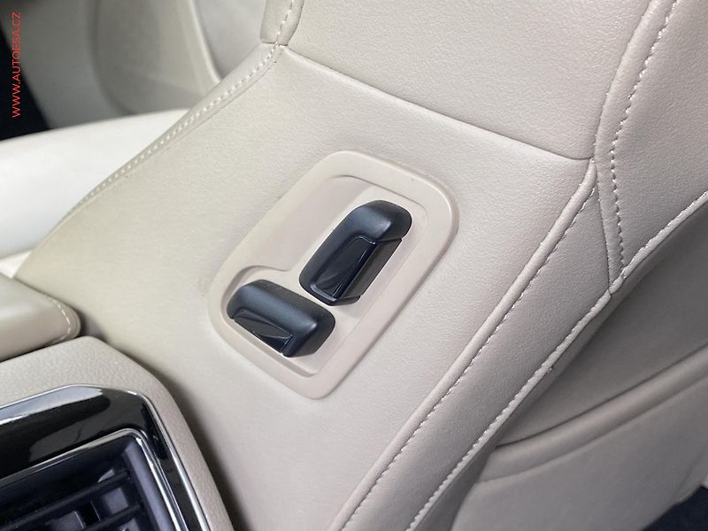 Škoda Superb (2016) 2.0 TDi 4x4, ČR, Style, DSG - fotka 12 z 21
