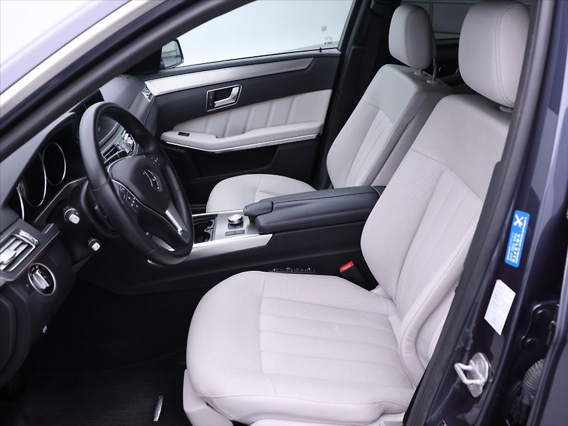Mercedes-Benz Třídy E 3,0 350 BlueTEC 185kW Avantgar - fotka 12 z 36