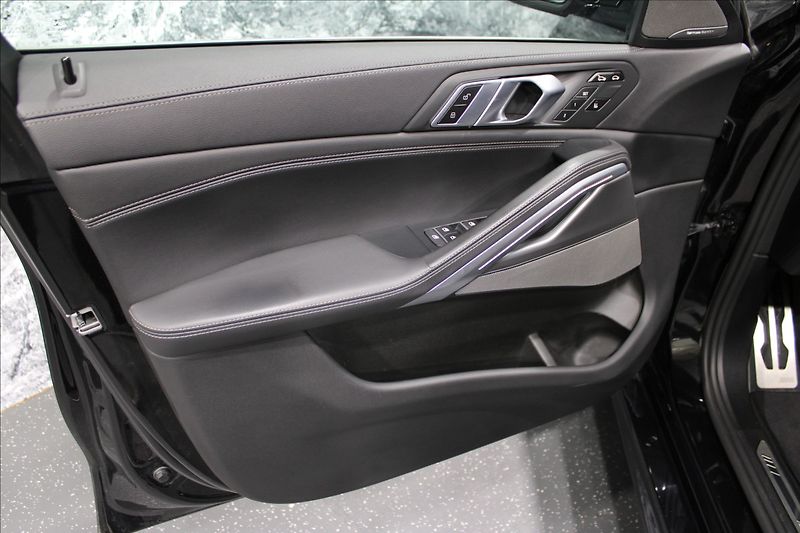 BMW X6 3,0 XDrive M paket, 1.majitel - fotka 9 z 38