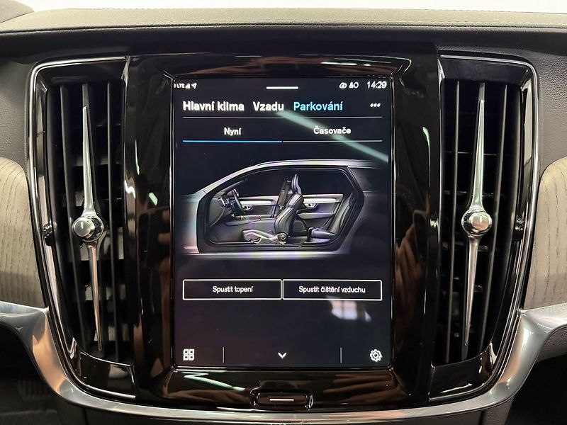 Volvo V90 B4 AWD ADVANCED, H&K, PANO, KE - fotka 18 z 26