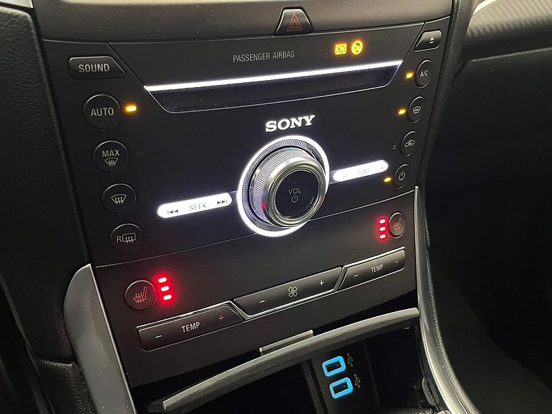 Ford Edge 2.0 TDCi AWD Sport ČR 1.majit. - fotka 27 z 74