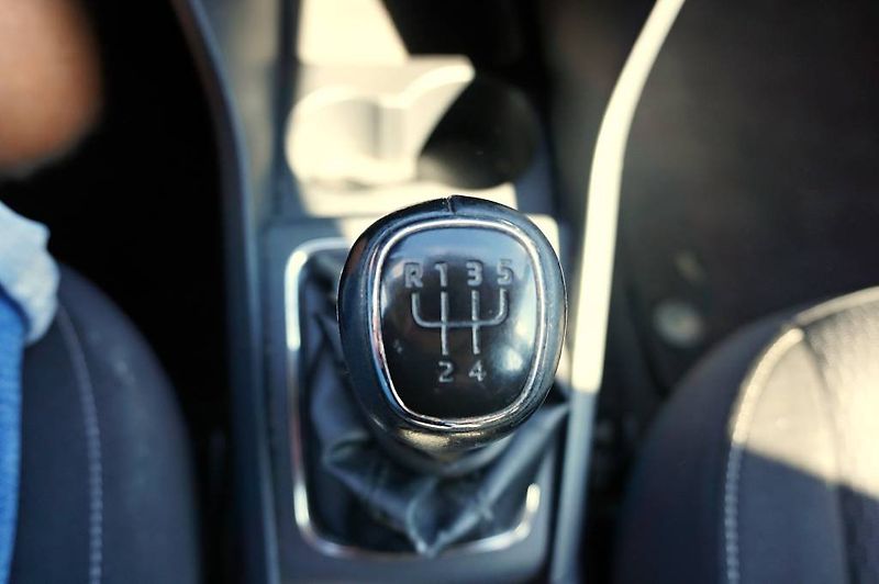 Škoda Rapid (2012) AMBITION 1,6 TDI 77 kW - fotka 27 z 38