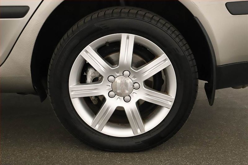 Škoda Octavia (2006) 2.0 TDI, 4X4, Tažné - fotka 12 z 12