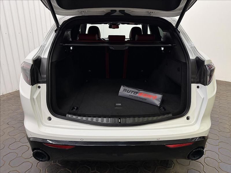 Alfa Romeo Stelvio VELOCE 154kW Q4 TAŽNÉ MATRIX - fotka 32 z 41
